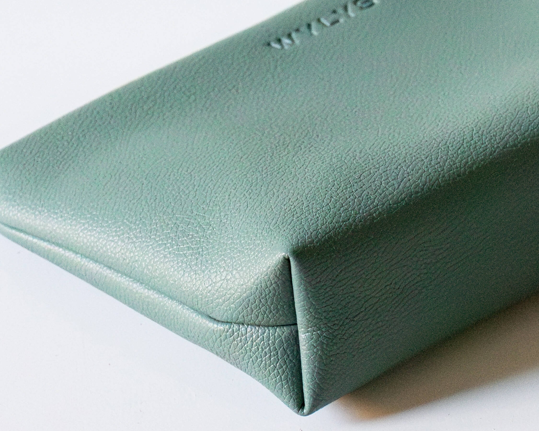 WYLYS Sage Verte Makeup Bag Soft Vegan Leather Water-resistant