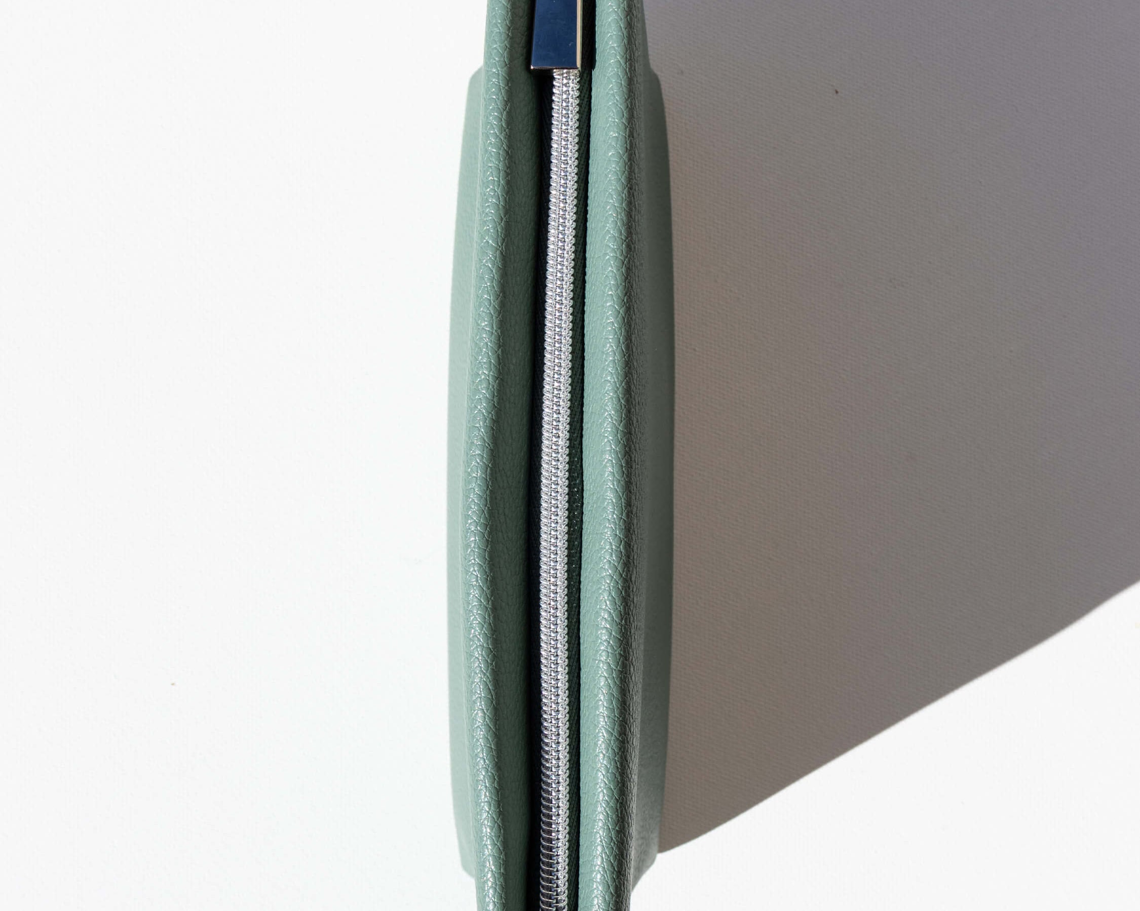 WYLYS Sage Verte Makeup Bag Soft Vegan Leather Water-resistant